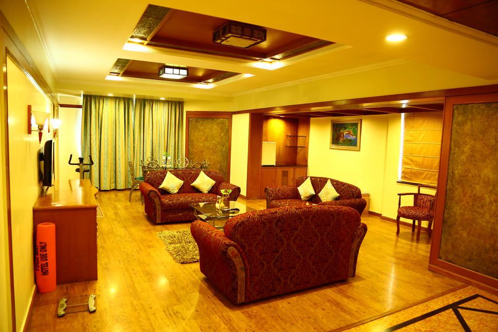 Kences Hotel -Opp Apsrtc Bus Stand Tirupati Kültér fotó