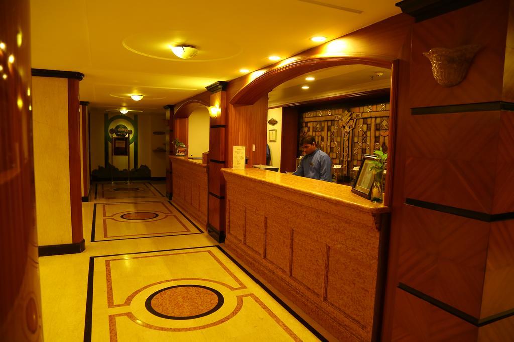 Kences Hotel -Opp Apsrtc Bus Stand Tirupati Kültér fotó