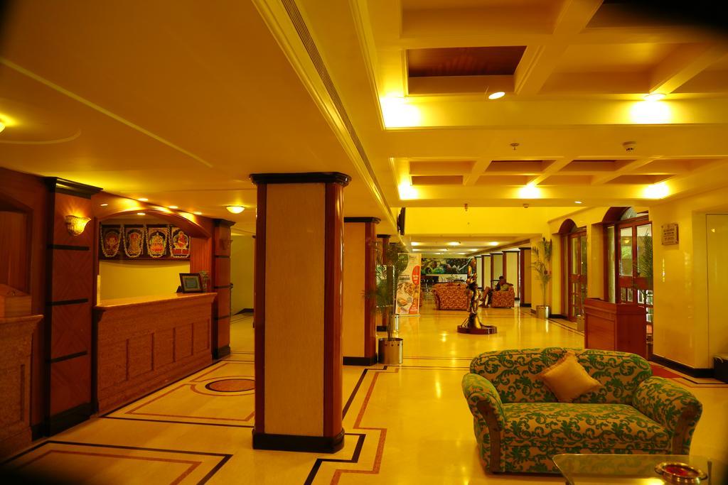 Kences Hotel -Opp Apsrtc Bus Stand Tirupati Kültér fotó