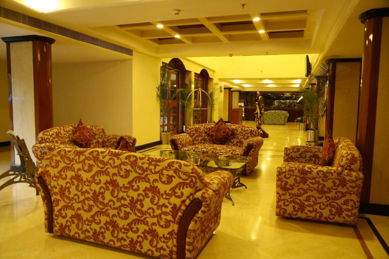 Kences Hotel -Opp Apsrtc Bus Stand Tirupati Kültér fotó